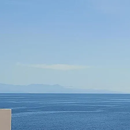 Apartman Olas Atico Penhouse With Terrace And Sea View, 2 Bedrooms *